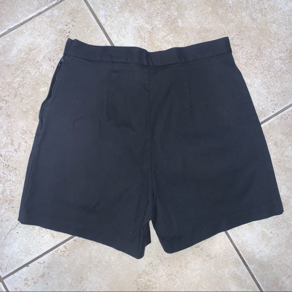 Cache Shorts - image 4